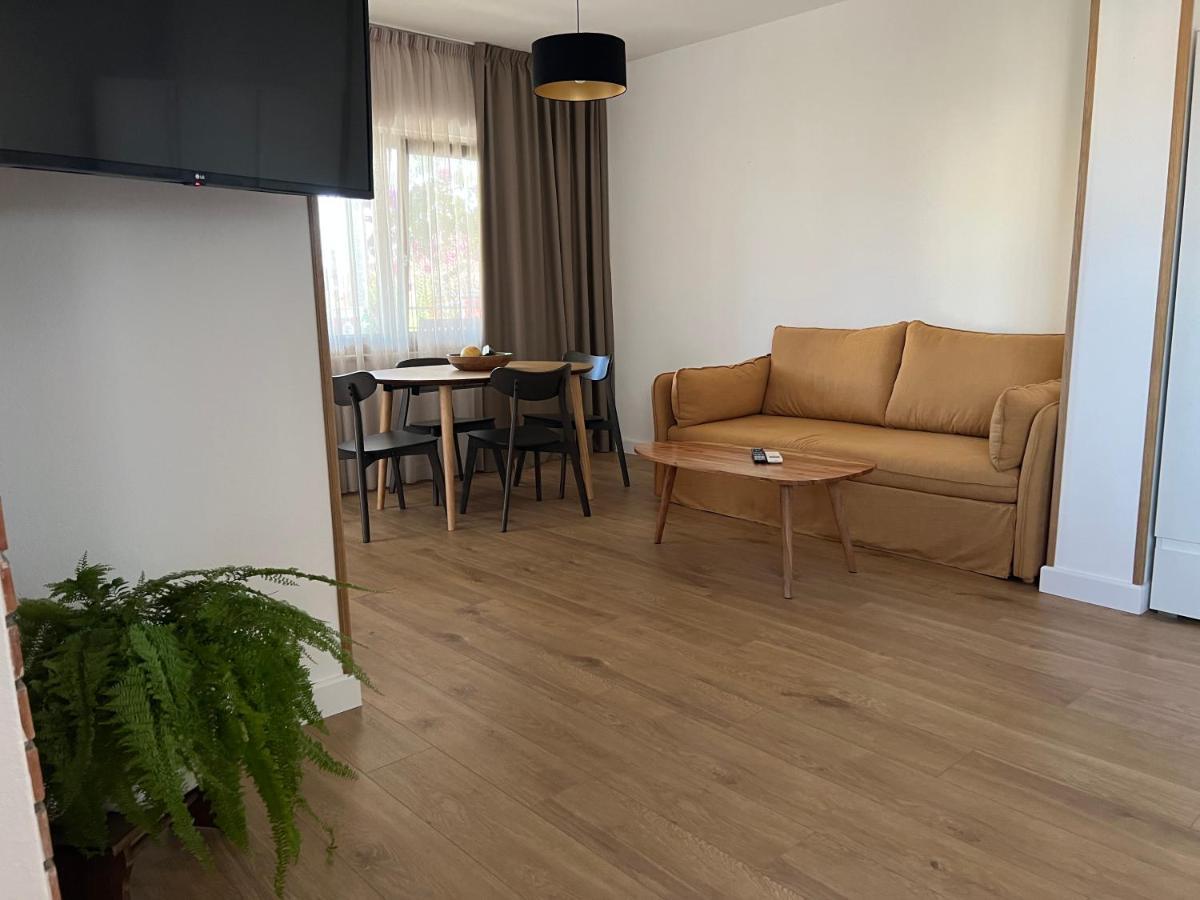 Paola Cozy Studio Ровінь Екстер'єр фото